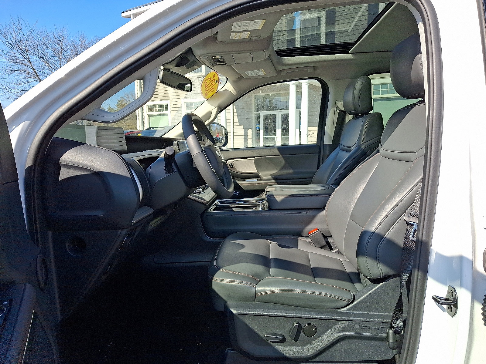 Certified 2025 Ford Expedition Active image 15