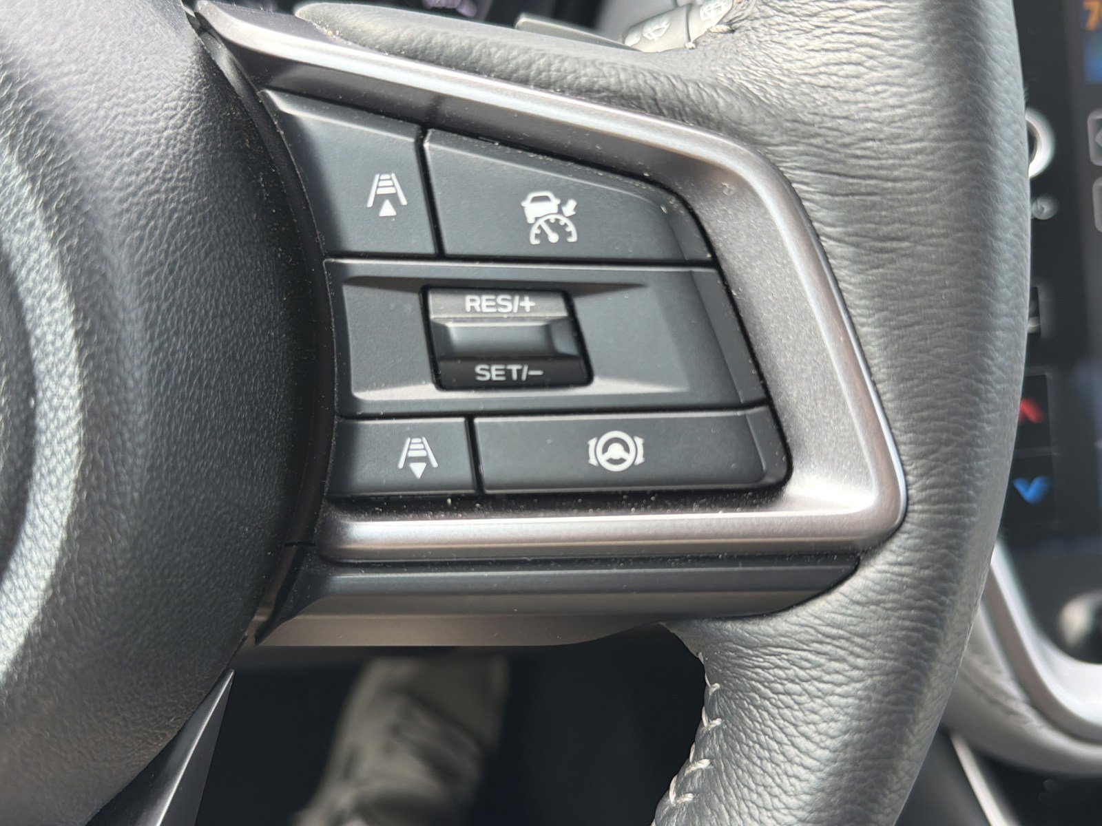 Certified 2025 Subaru Outback Premium AWD/4WD image 30