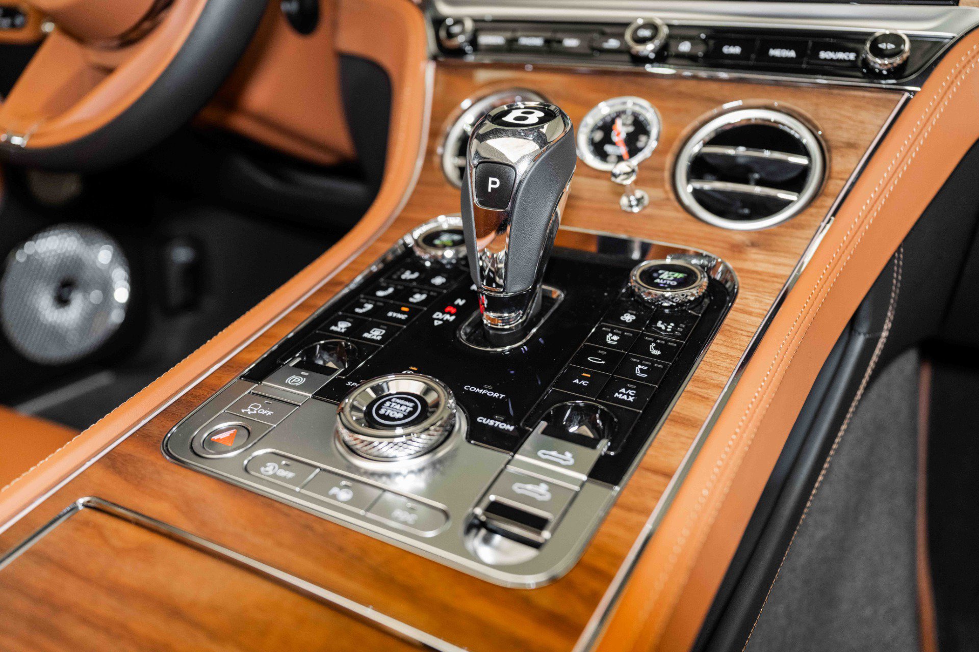 Certified 2024 Bentley Continental GT V8 AWD/4WD image 35