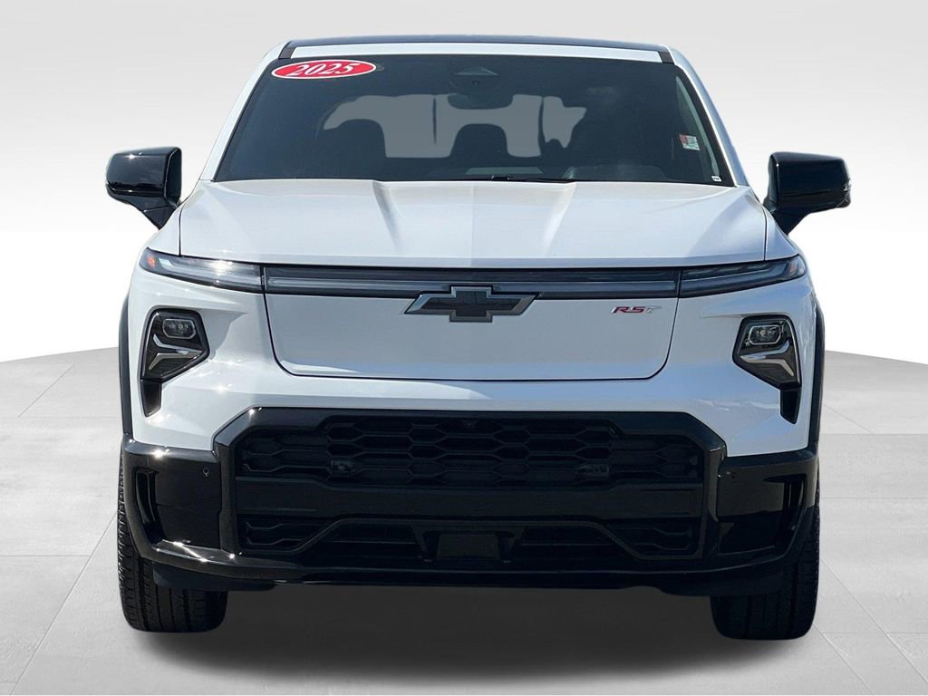 Used 2025 Chevrolet Silverado EV RST AWD/4WD image 8