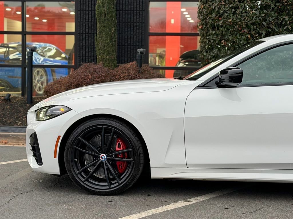 Used 2023 BMW M440i M440i w/ Premium Package image 9