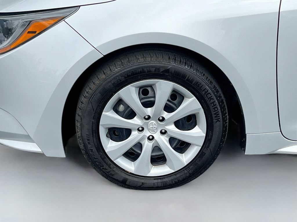 Used 2024 Toyota Corolla LE FWD image 30