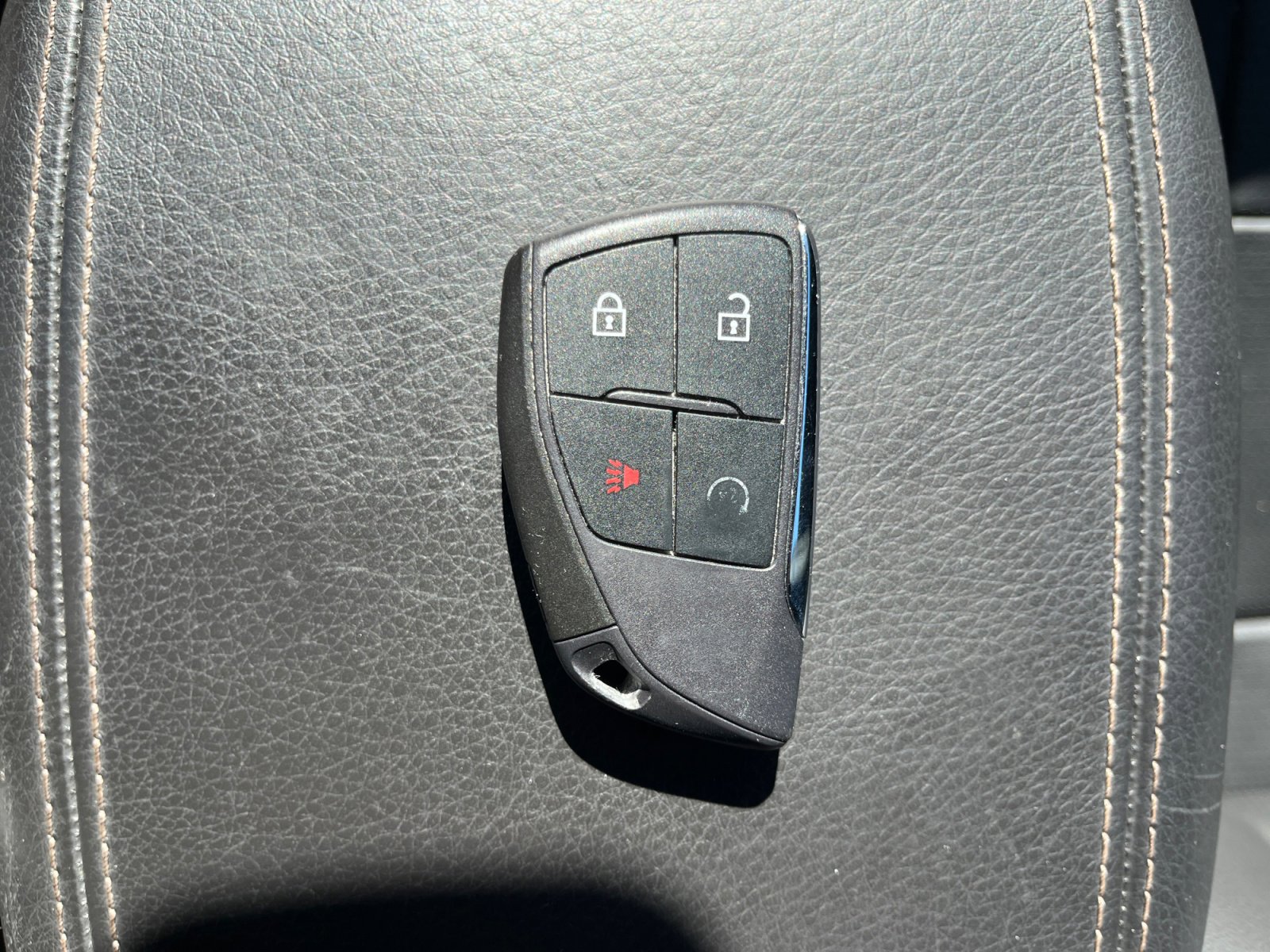 Used 2023 GMC Canyon Denali image 25