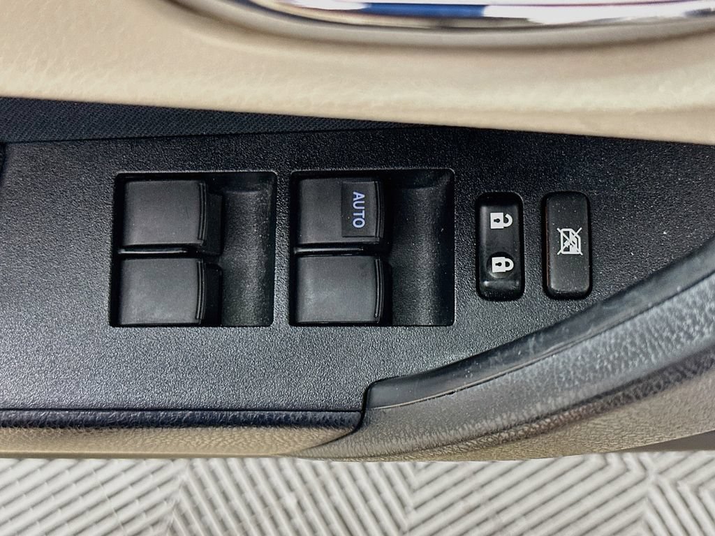 Used 2014 Toyota Corolla LE FWD image 20