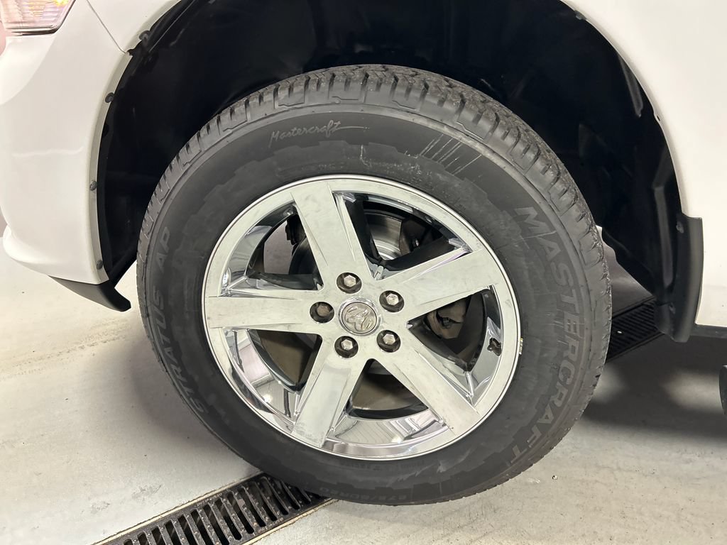 Used 2018 RAM 1500 Express w/ Express Value Package AWD/4WD image 9