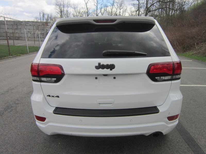 Used 2020 Jeep Grand Cherokee Altitude image 24