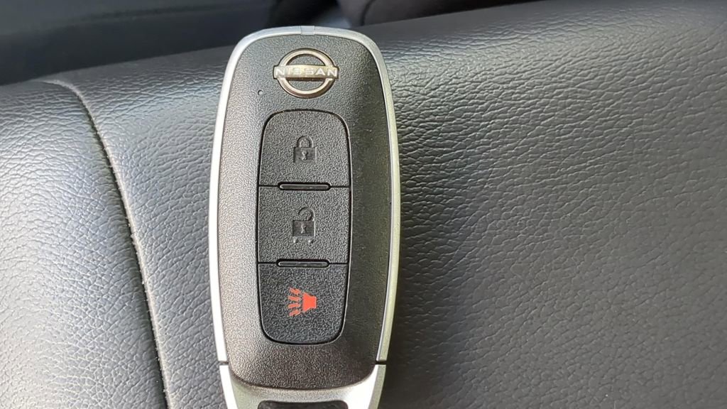 Certified 2025 Nissan Kicks S image 25