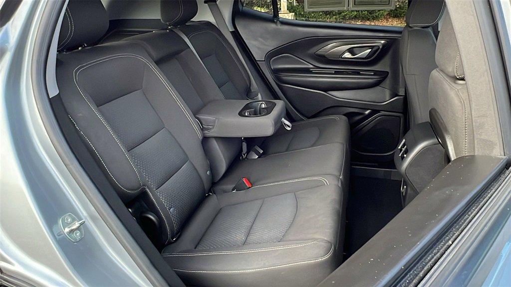 Used 2023 GMC Terrain SLE w/ Driver Convenience Package image 12