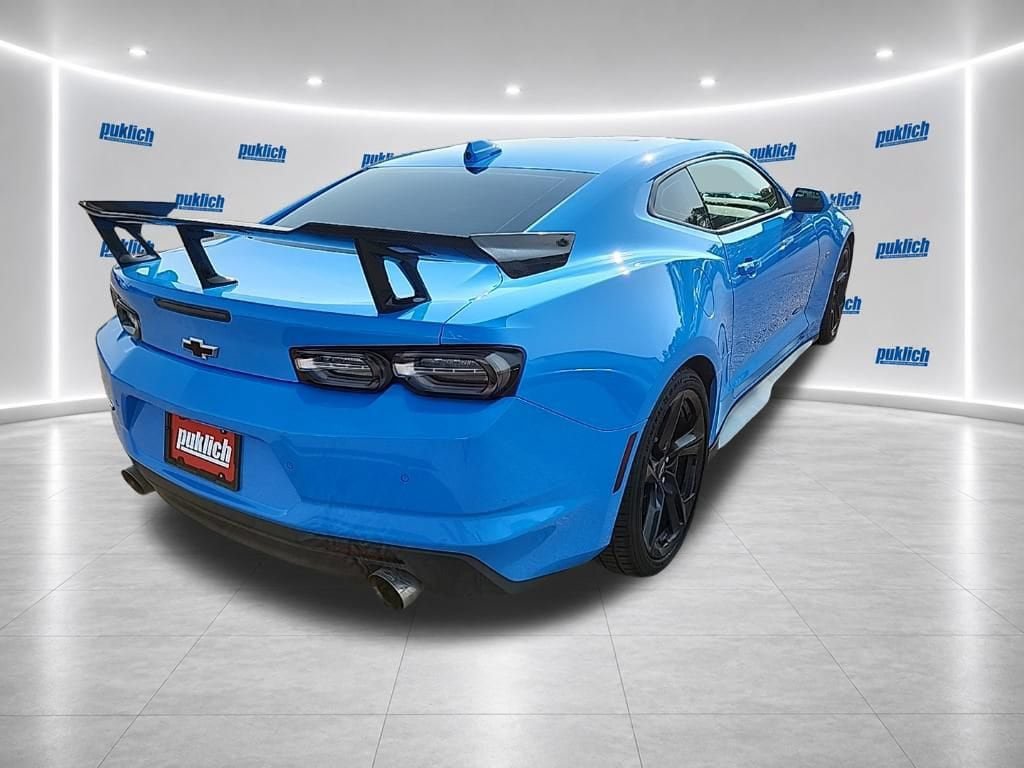 Certified 2023 Chevrolet Camaro SS RWD image 5