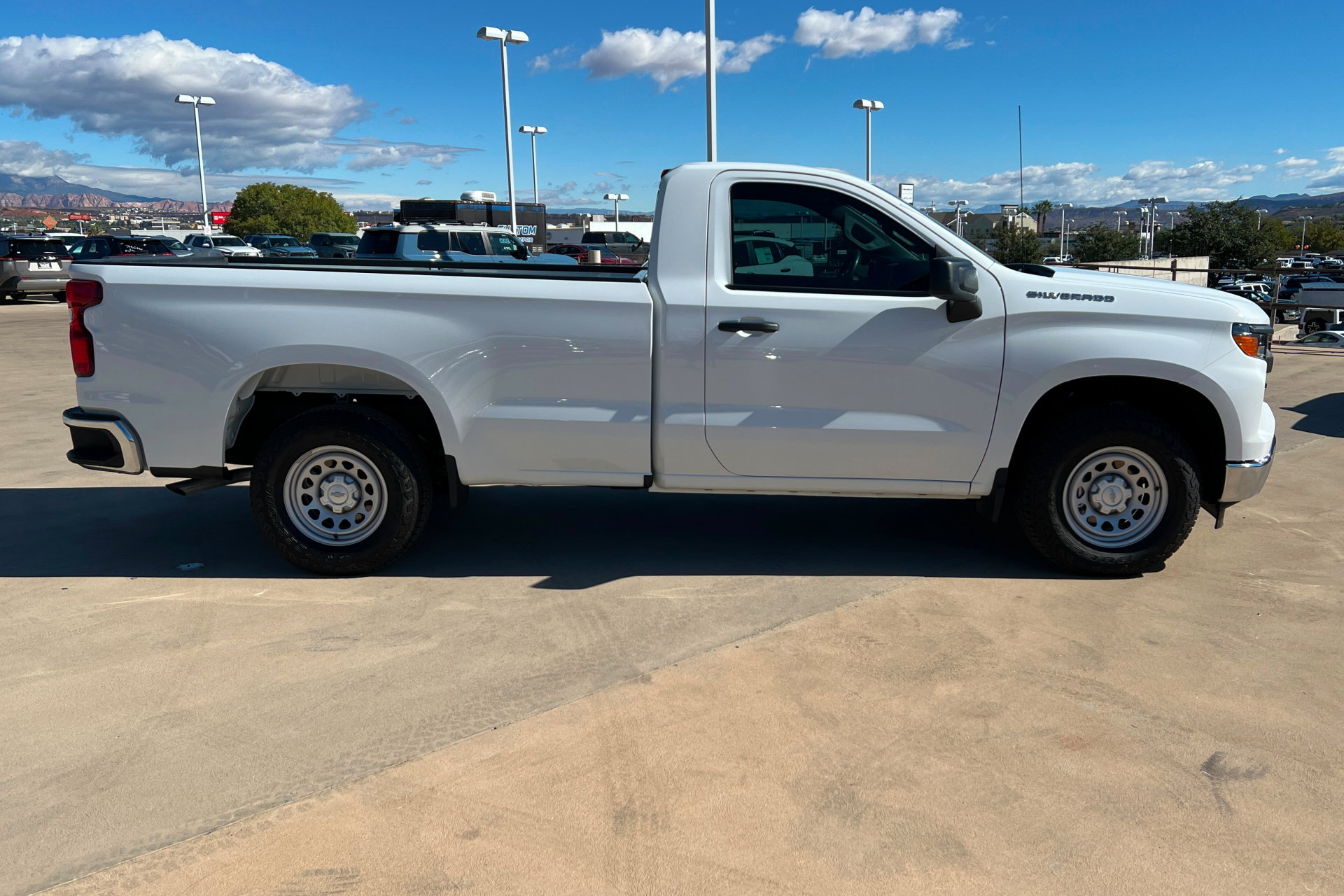 Used 2026 Chevrolet Silverado 1500 W/T w/ Trailering Package RWD image 7