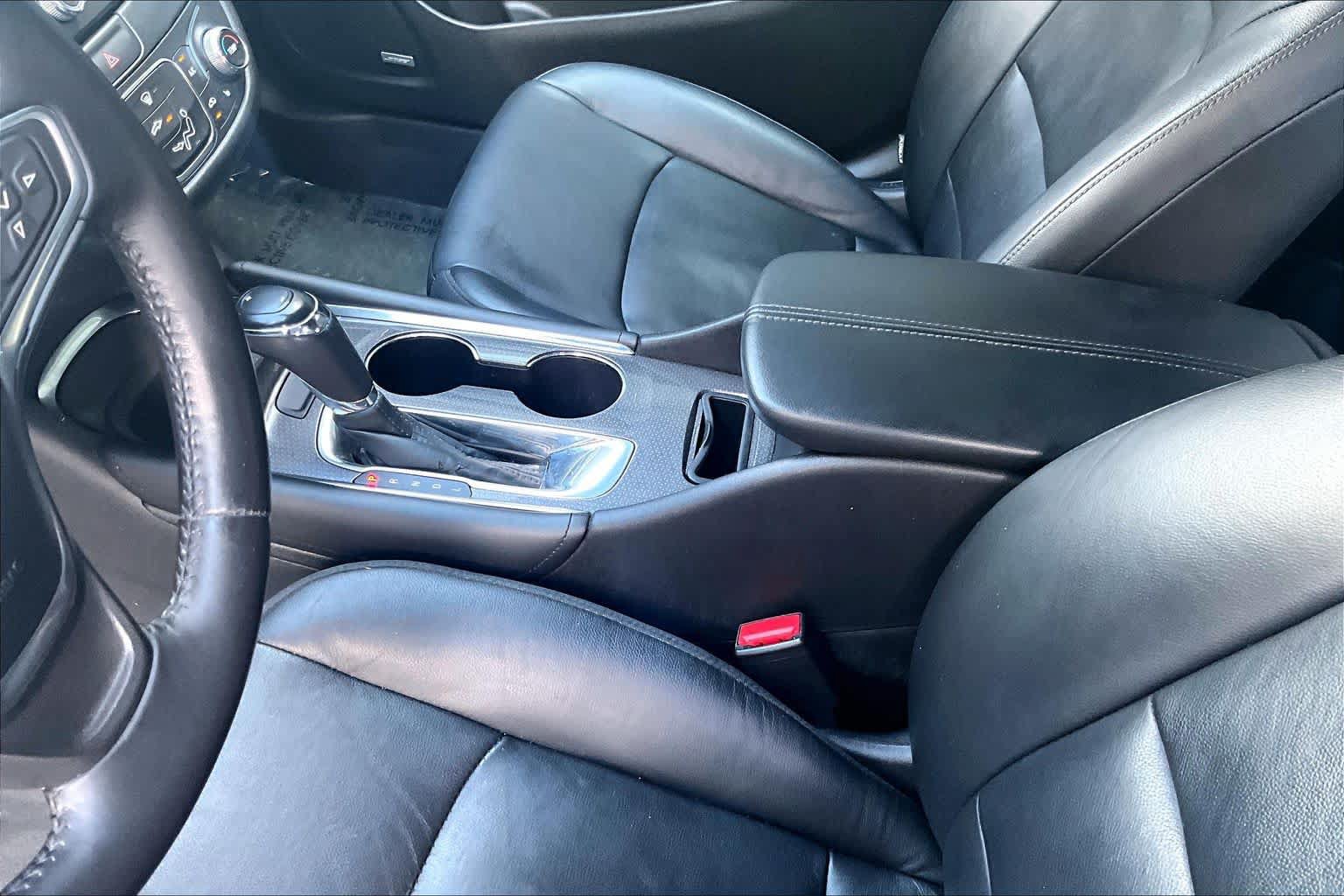 Used 2017 Chevrolet Malibu LT w/ Leather Package FWD image 17