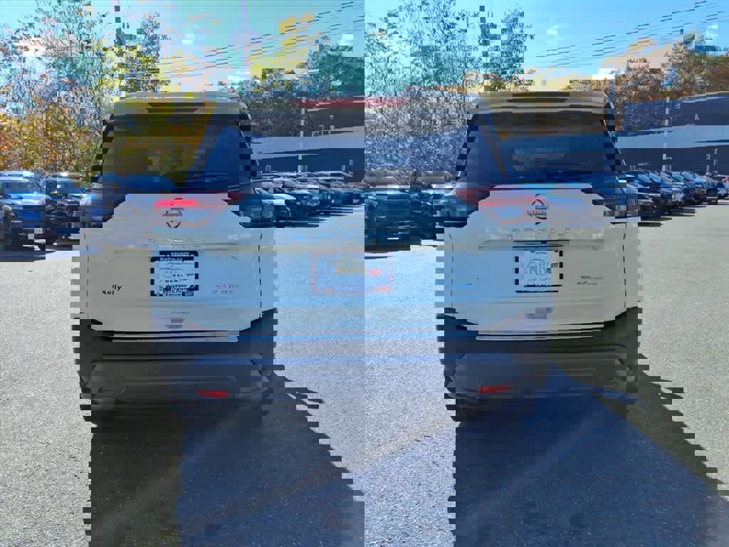 Certified 2023 Nissan Rogue SV image 6