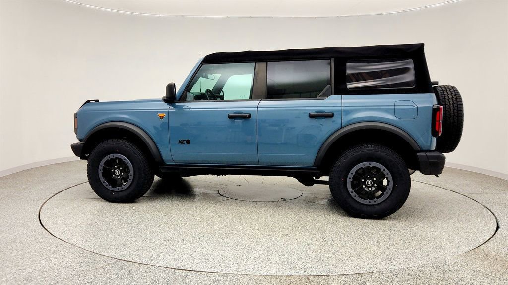 Used 2021 Ford Bronco Badlands image 8