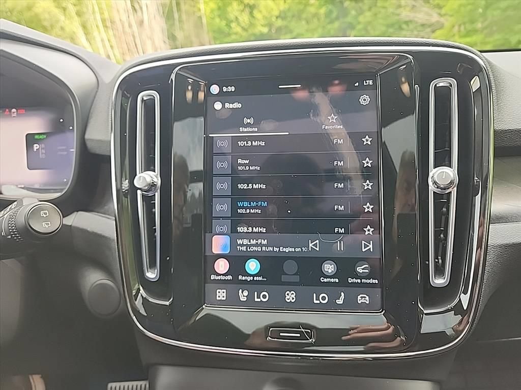 Certified 2023 Volvo XC40 Recharge Ultimate w/ Protection Package Premier AWD/4WD image 18