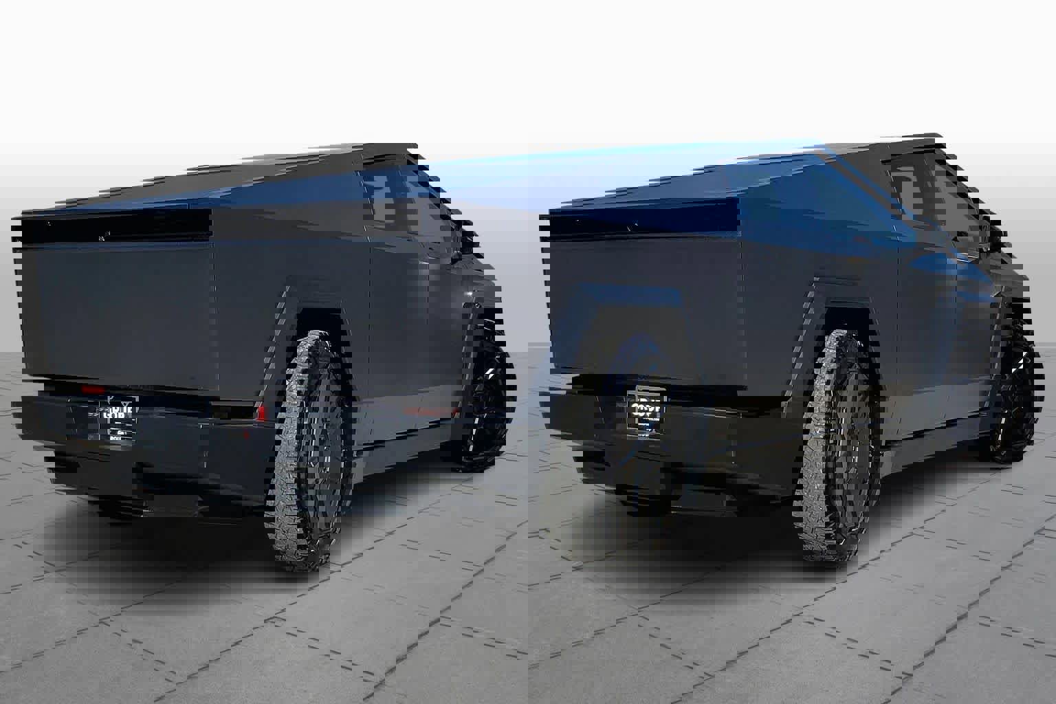 Used 2024 Tesla Cybertruck AWD Crew Cab image 11