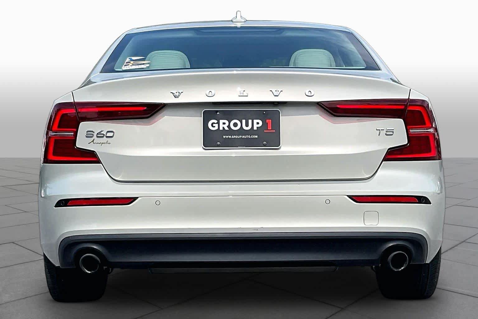 Used 2020 Volvo S60 T5 Momentum FWD image 4