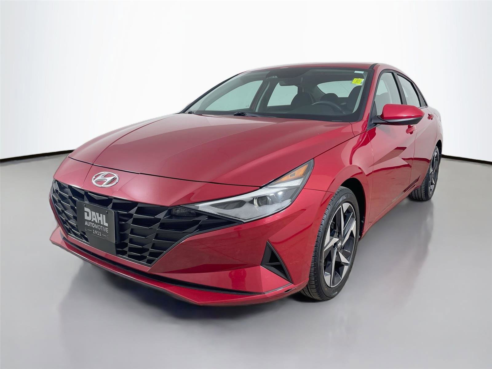 Used 2023 Hyundai Elantra SEL w/ Convenience Package FWD image 4