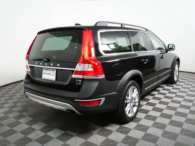 Used 2016 Volvo XC70 T5 Premier w/ Proximity Package image 3
