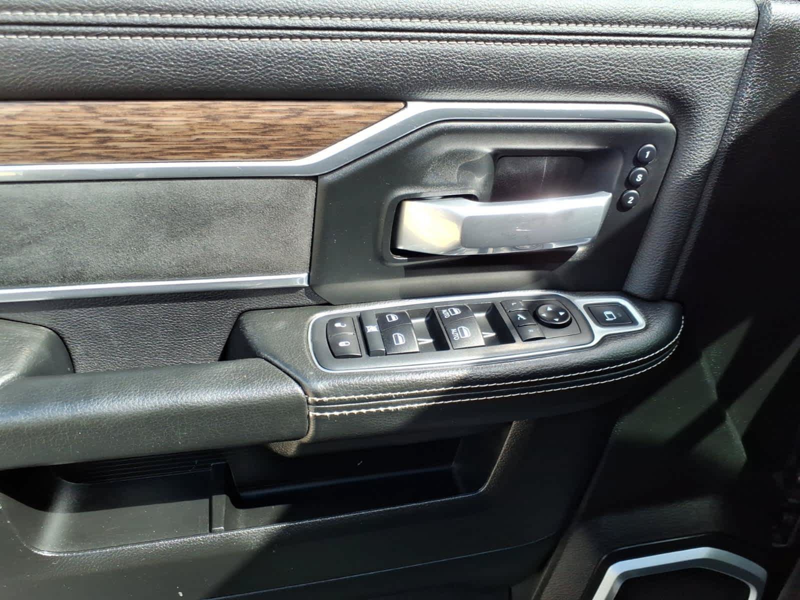 Used 2020 RAM 2500 Laramie AWD/4WD image 3