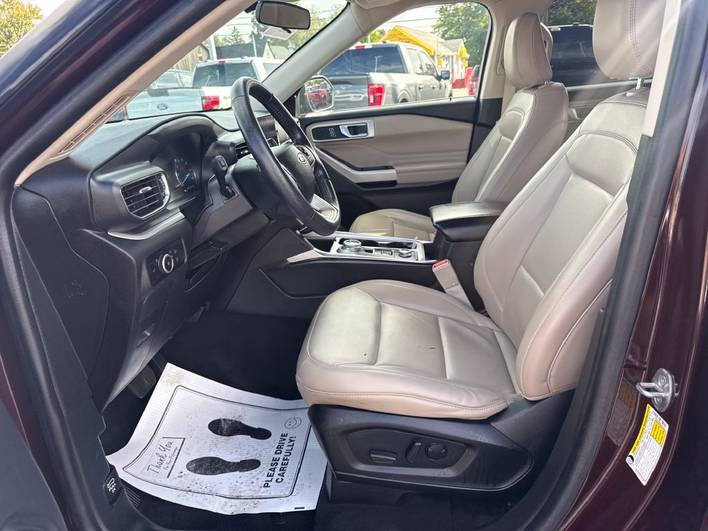 Used 2023 Ford Explorer XLT w/ Equipment Group 202A AWD/4WD image 27
