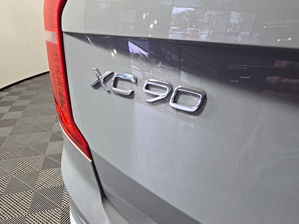 Certified 2024 Volvo XC90 B5 Core w/ Protection Package Premier image 11