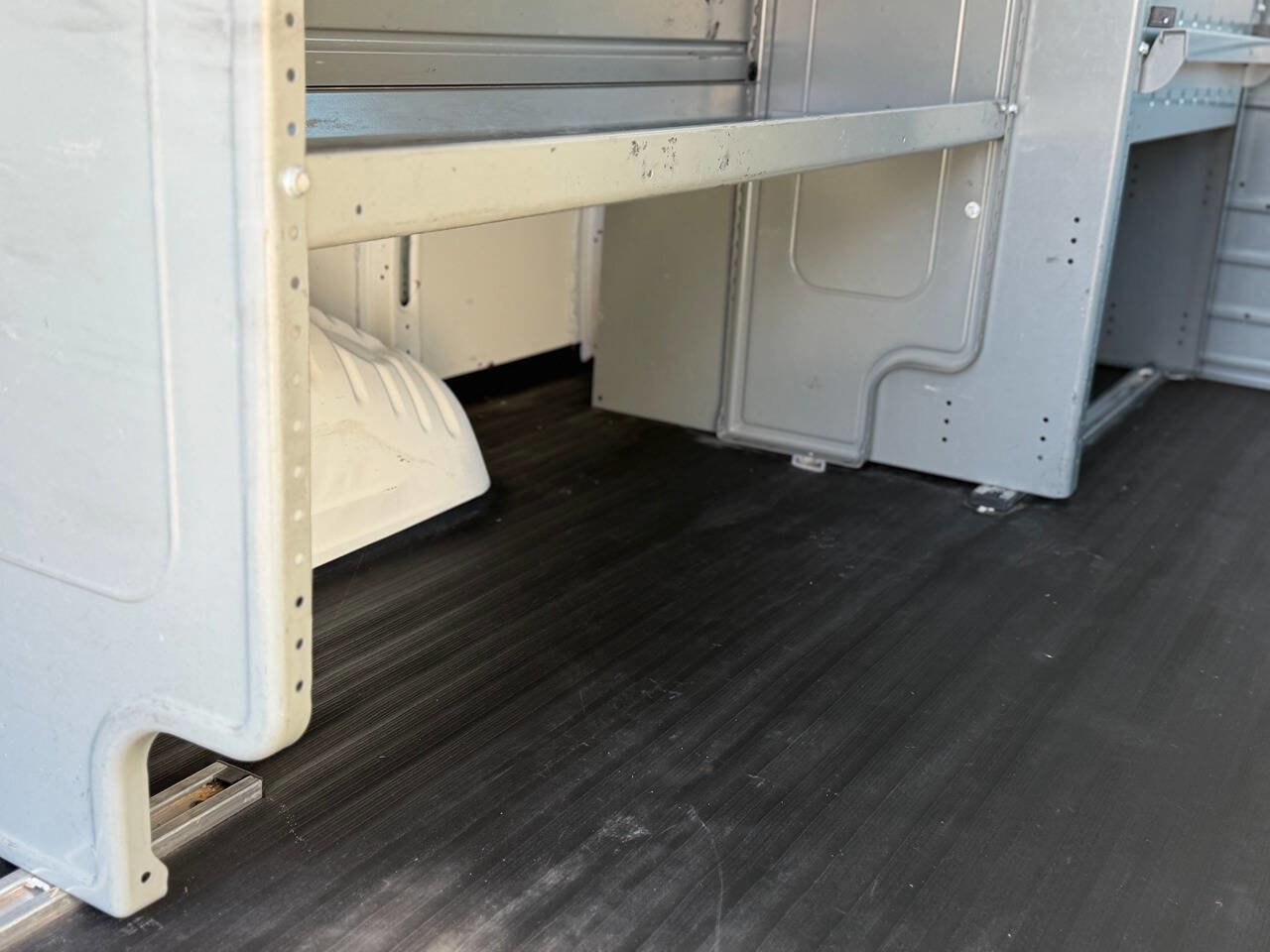 Used 2014 Chevrolet Express 2500 image 46