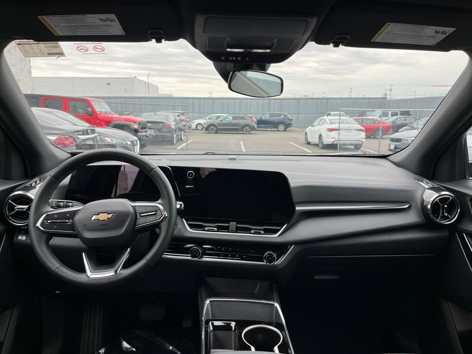 Used 2025 Chevrolet Equinox LT image 32