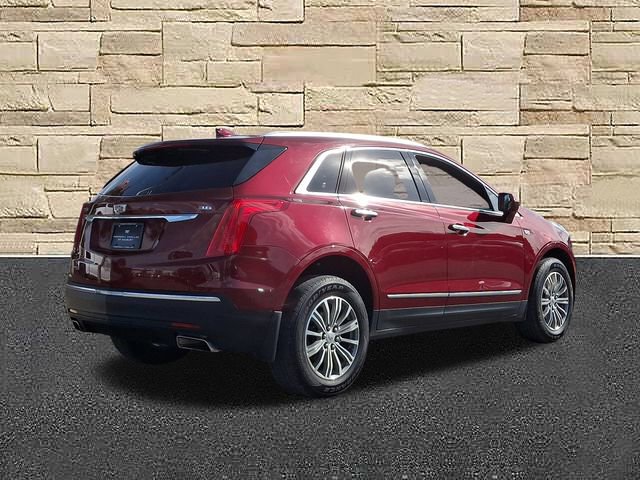 Used 2017 Cadillac XT5 Luxury w/ Driver Awareness Package image 6
