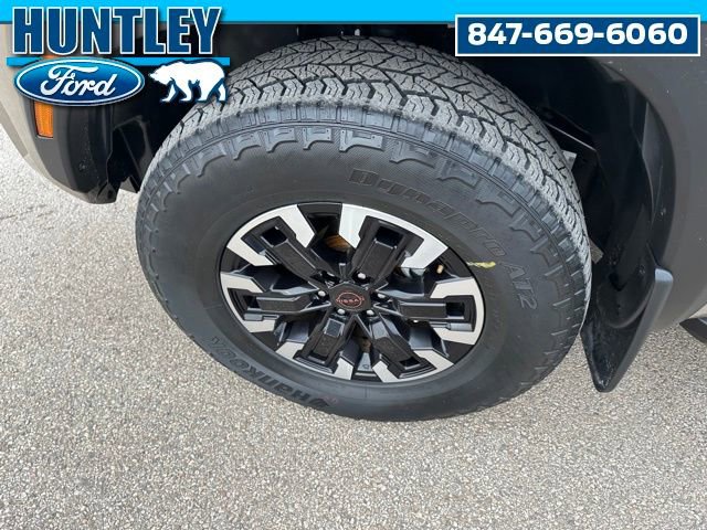 Used 2023 Nissan Frontier PRO-4X w/ Technology Package image 9