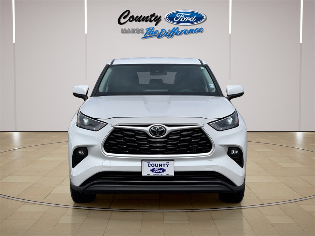 Used 2024 Toyota Highlander LE image 12