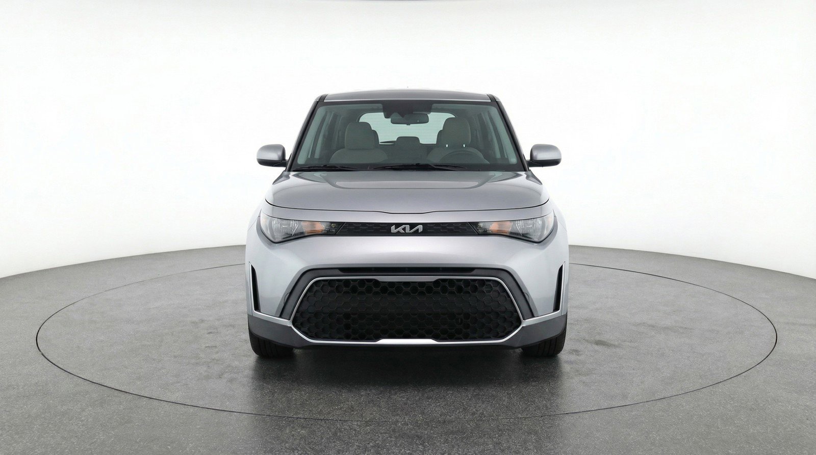 Used 2025 Kia Soul LX w/ LX Technology Package image 2