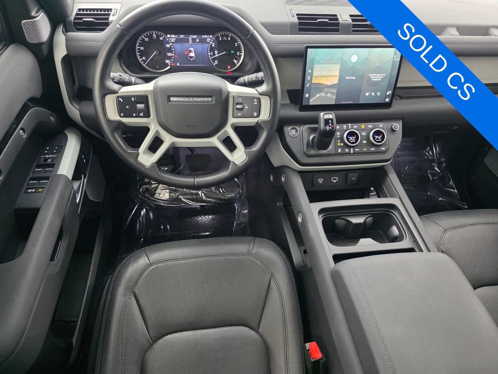Used 2023 Land Rover Defender 130 SE image 12