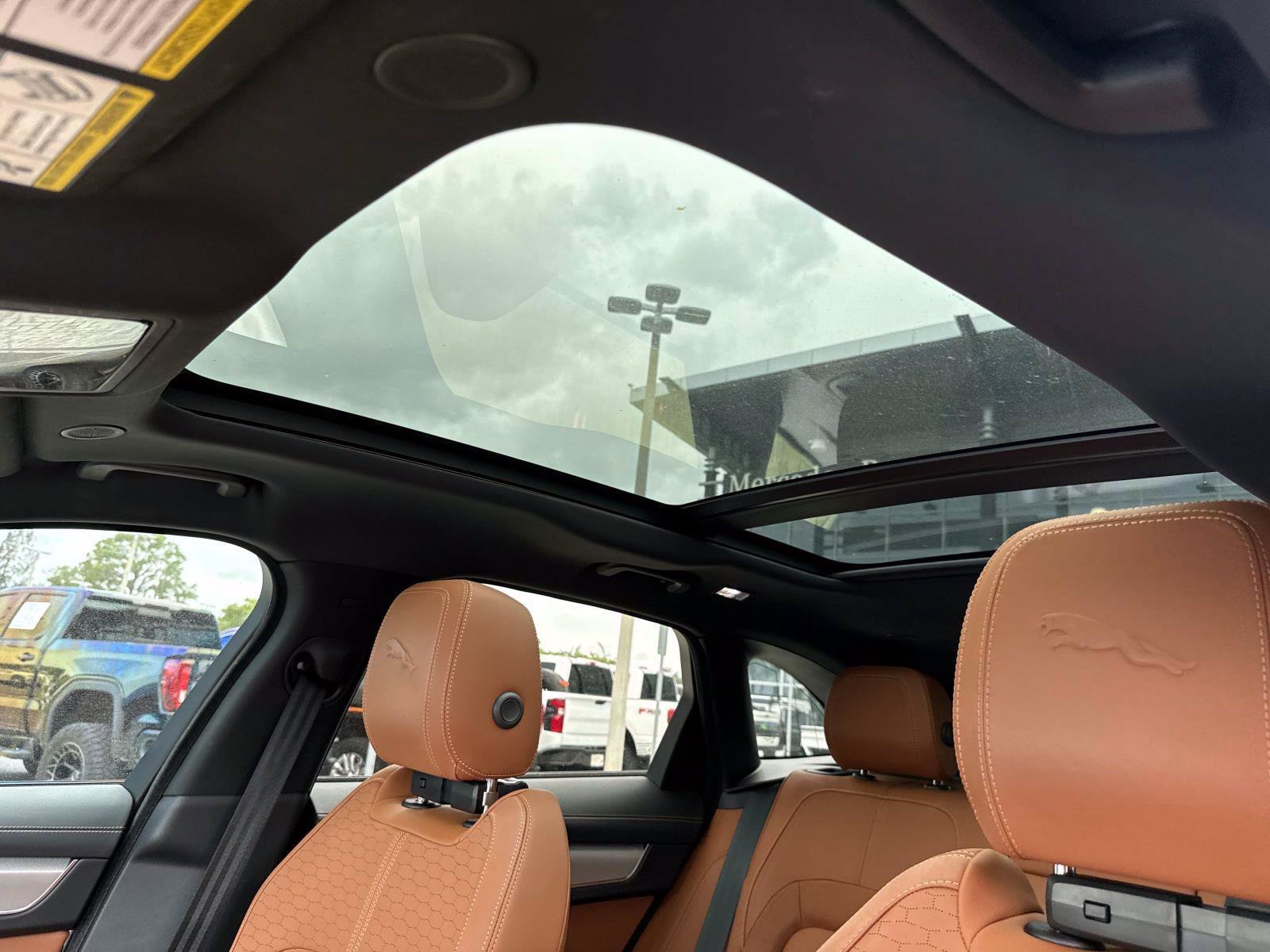 Used 2024 Jaguar F-PACE R-Dynamic S AWD/4WD image 23