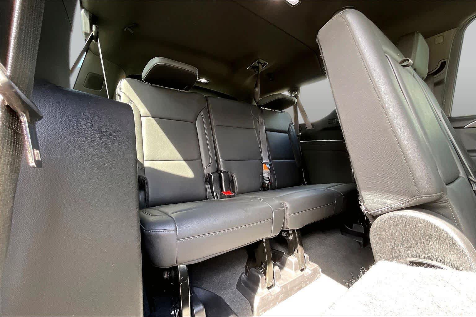 Certified 2024 Chevrolet Suburban LT RWD image 27