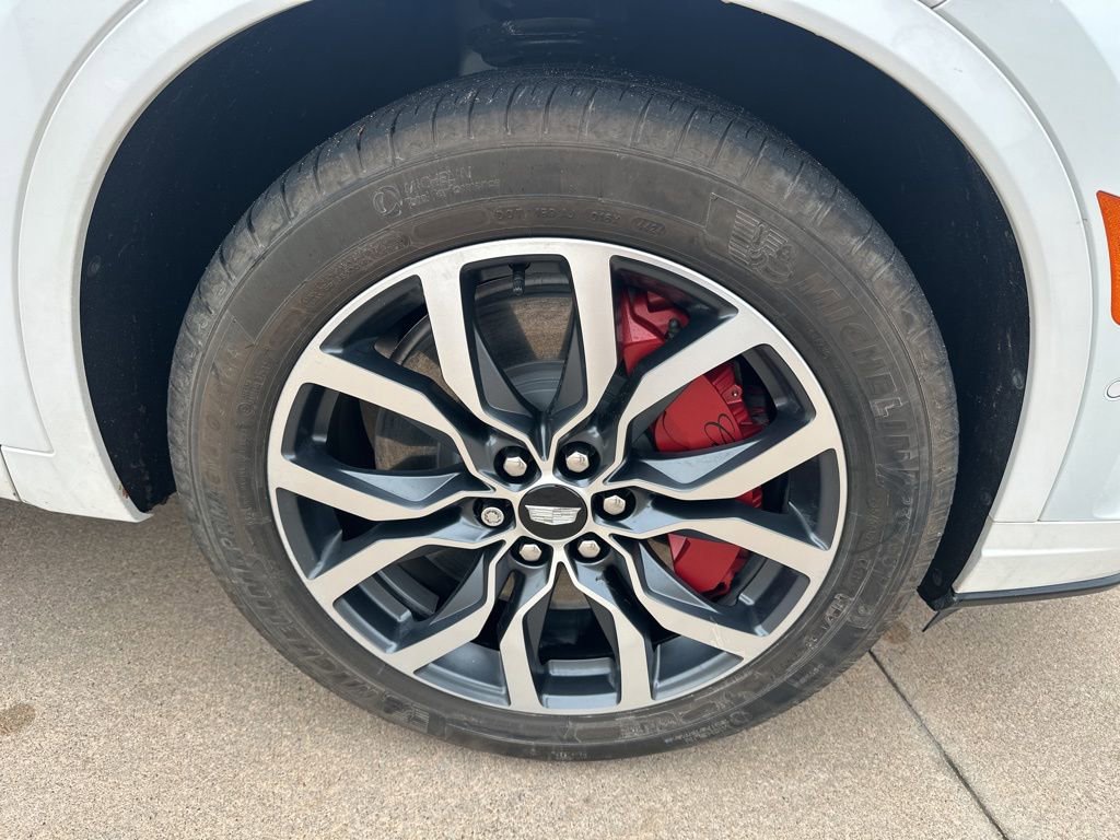 Certified 2025 Cadillac XT6 Sport w/ Technology Package image 9