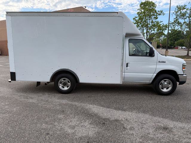 Used 2016 Ford E-350 and Econoline 350 Super Duty w/ Power Windows & Locks Group RWD image 32