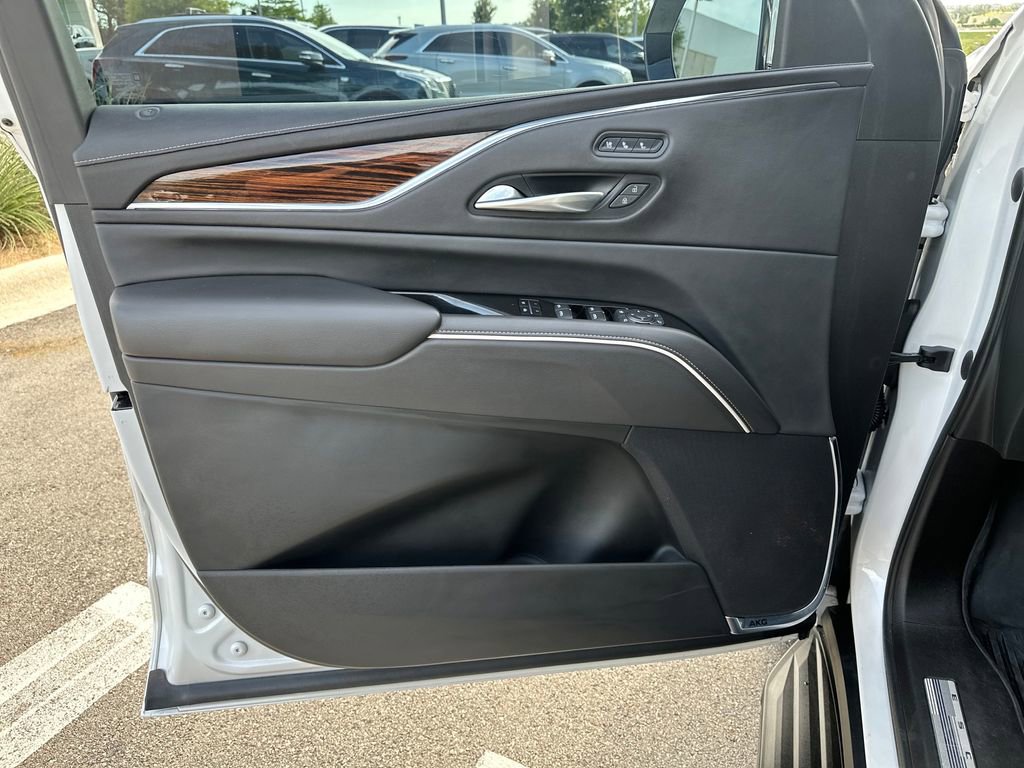 Used 2021 Cadillac Escalade Premium Luxury RWD image 15