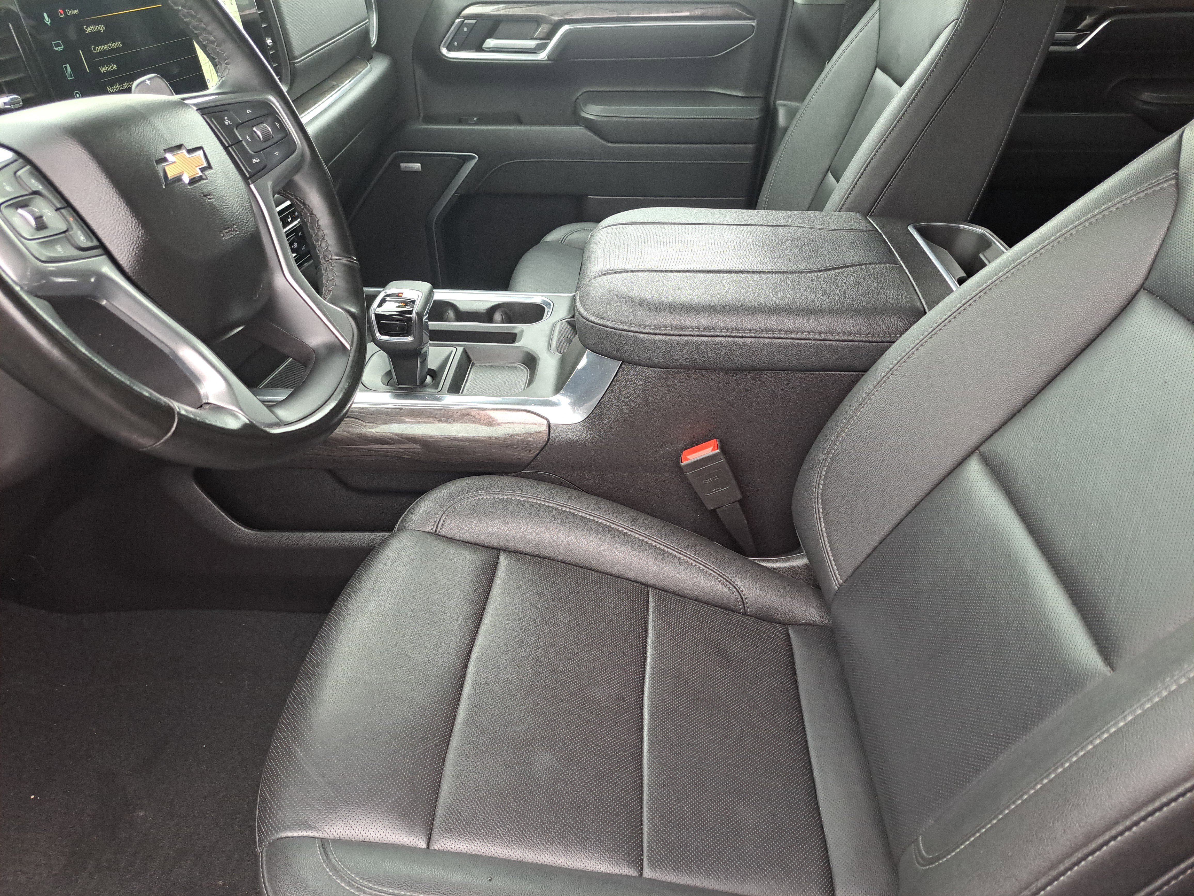 Certified 2025 Chevrolet Silverado 1500 LTZ w/ Technology Package image 11