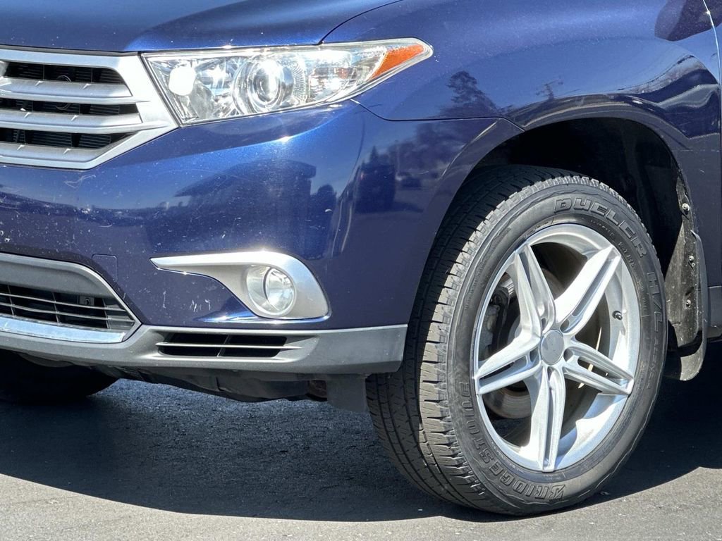 Used 2011 Toyota Highlander Limited w/ Tow Pkg image 8