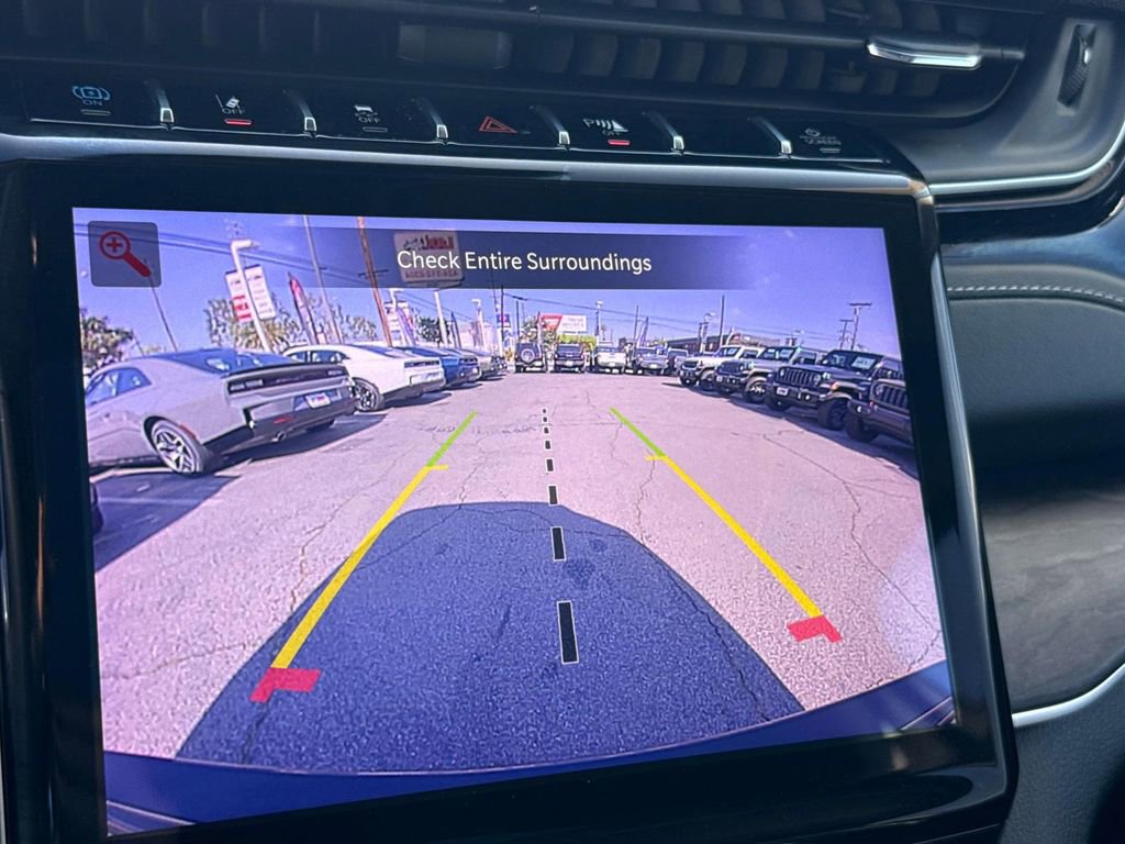 Used 2023 Jeep Grand Cherokee 4WD 4xe image 38