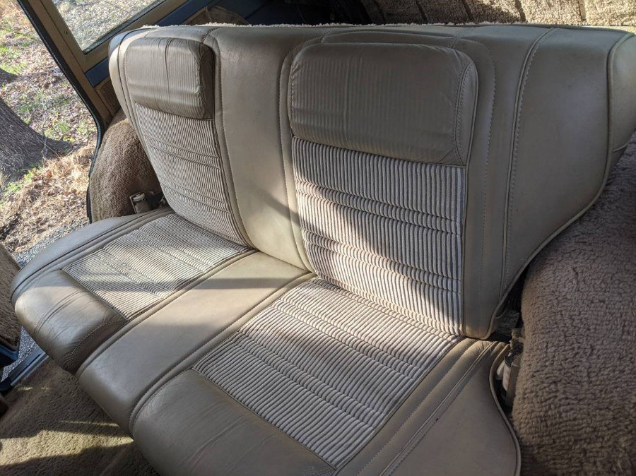 Used 1991 Jeep Grand Wagoneer image 9