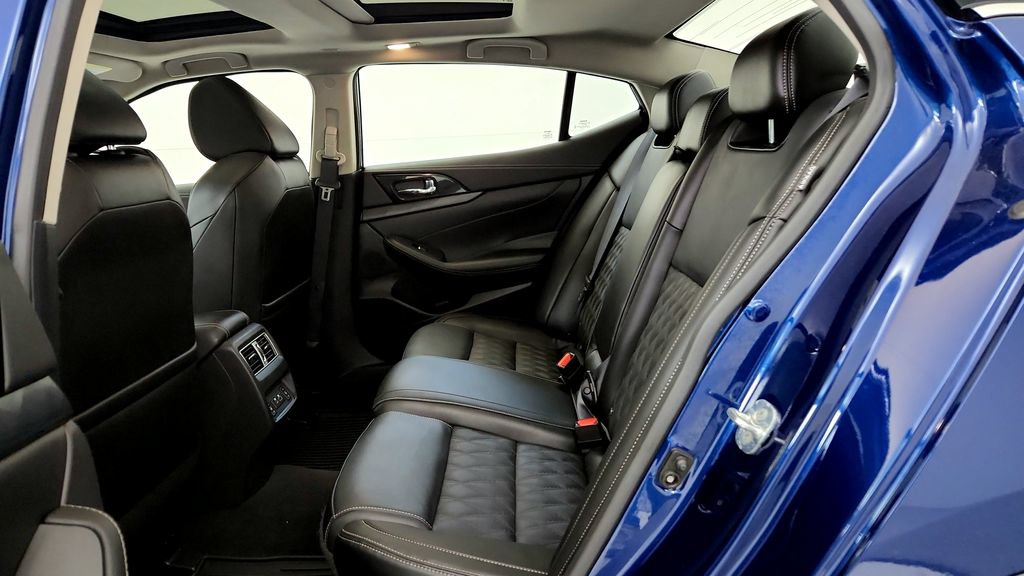 Used 2023 Nissan Maxima Platinum w/ Sport Mat Group FWD image 21