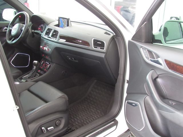 Used 2016 Audi Q3 2.0T Prestige w/ Prestige Package AWD/4WD image 18