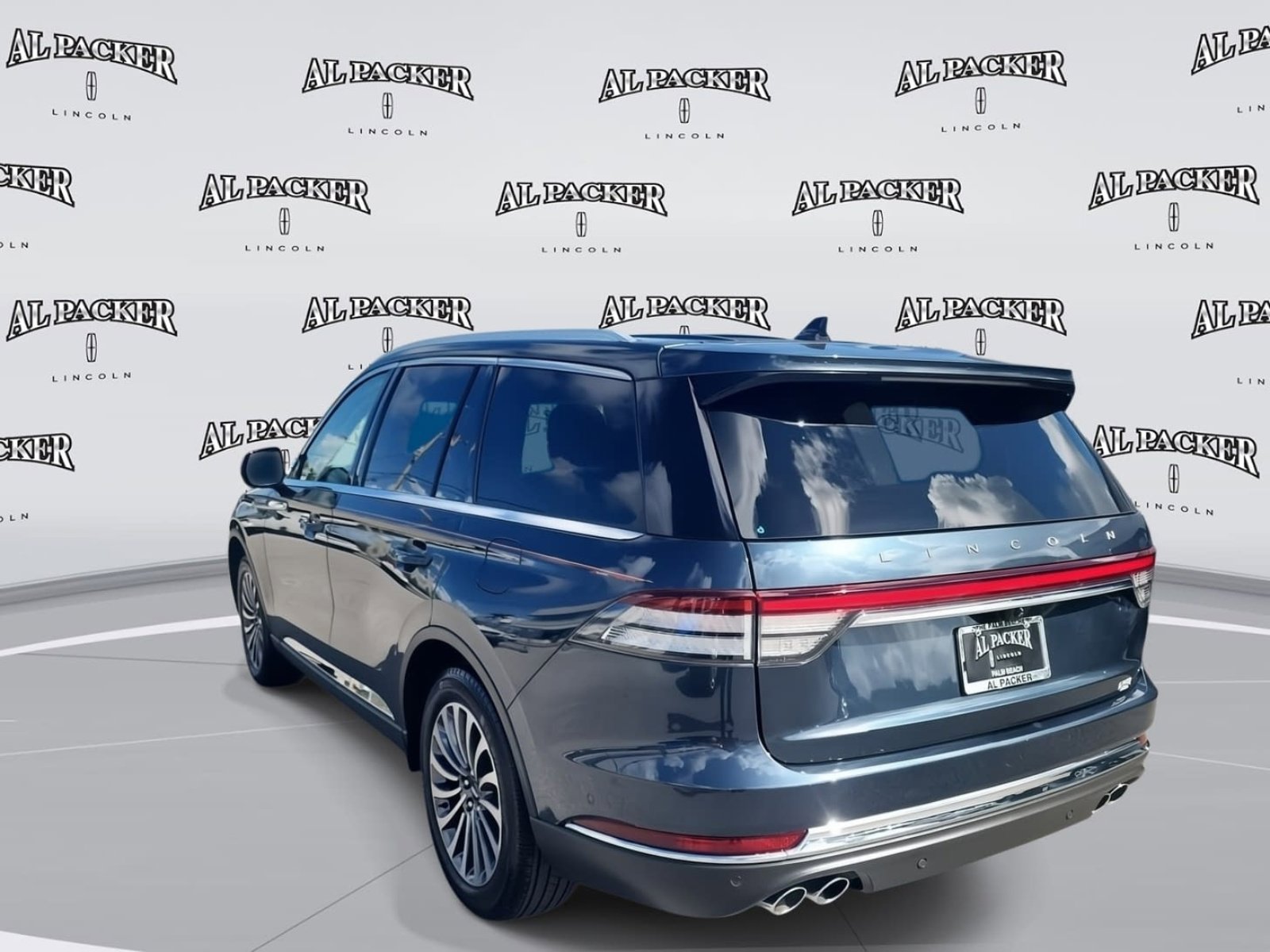 Used 2023 Lincoln Aviator Reserve w/ Equipment Group 201A image 3