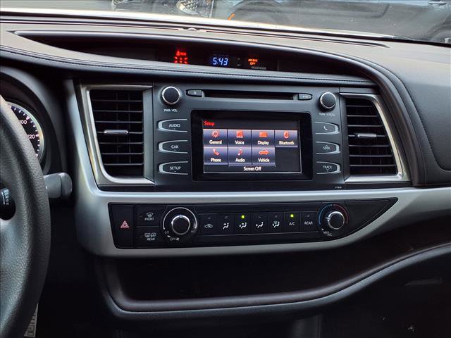 Used 2019 Toyota Highlander LE image 16
