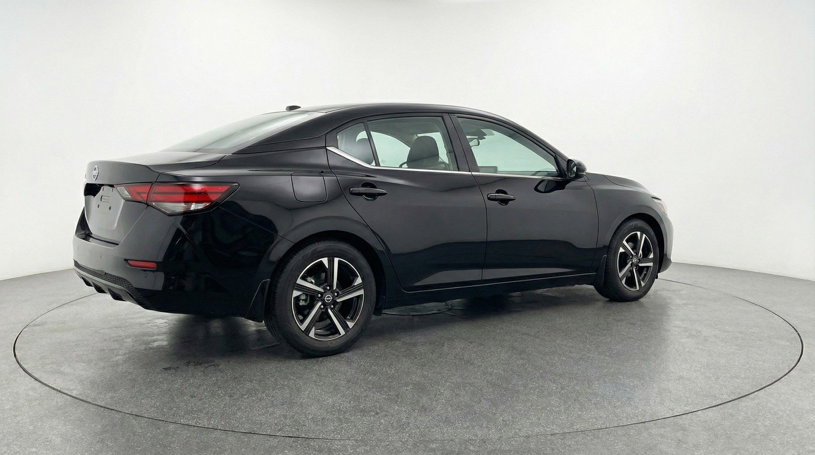 Used 2025 Nissan Sentra SV image 9