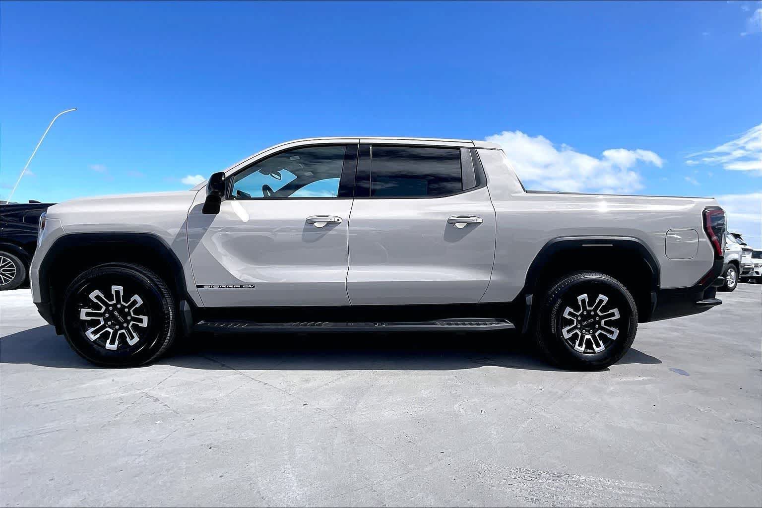 Used 2026 GMC Sierra EV Elevation AWD/4WD image 3