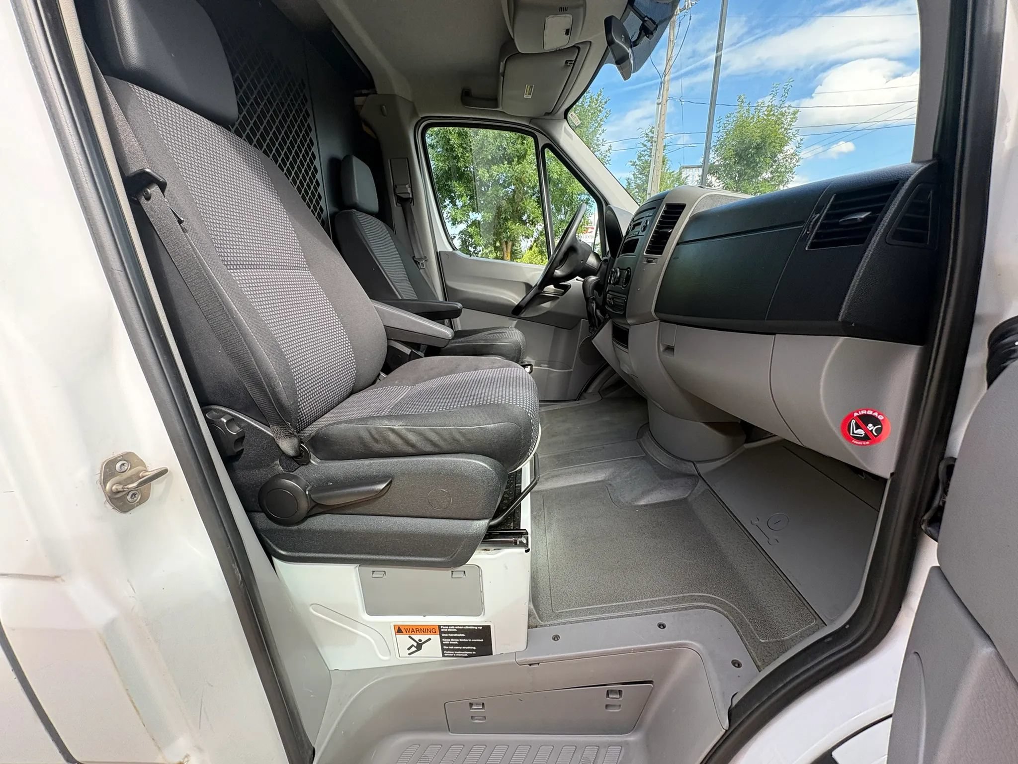 Used 2007 Dodge Sprinter 2500 RWD image 27