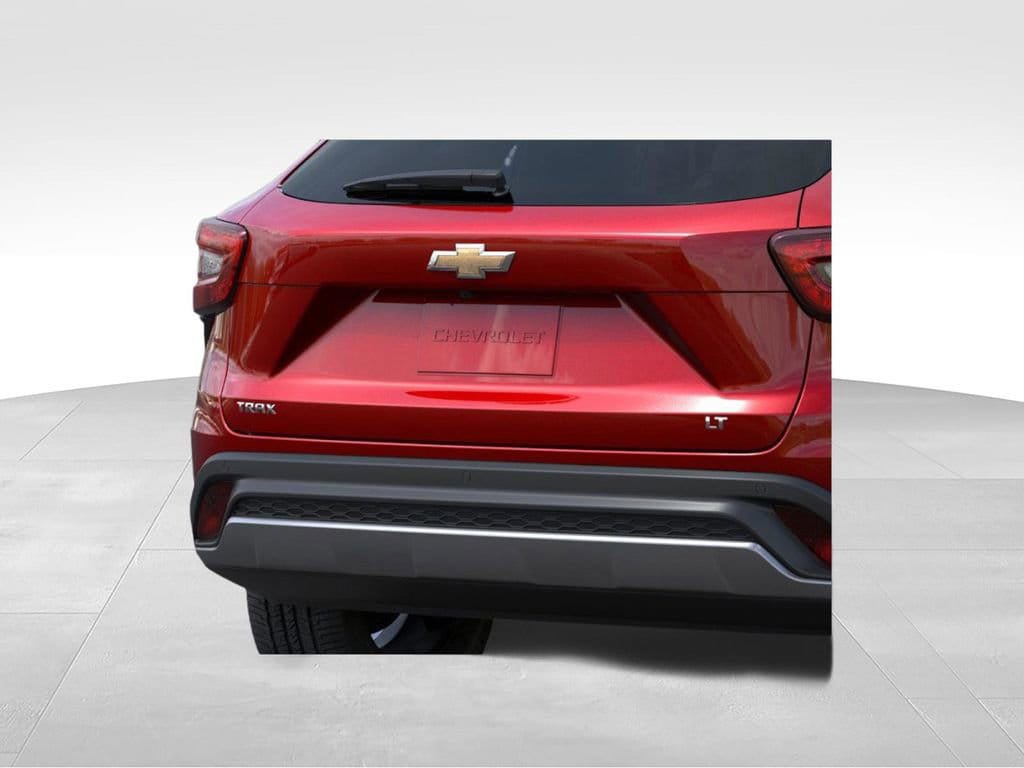 New 2026 Chevrolet Trax LT w/ Driver Confidence Package FWD image 18