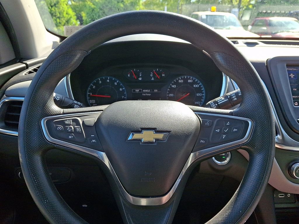 Used 2022 Chevrolet Equinox LS AWD/4WD image 17